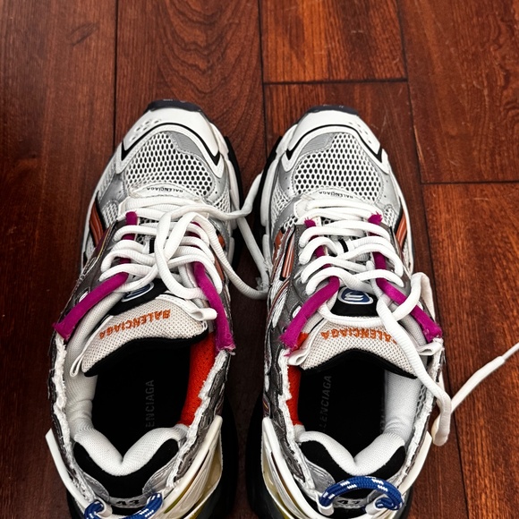 Balenciaga - Picture 6 of 7